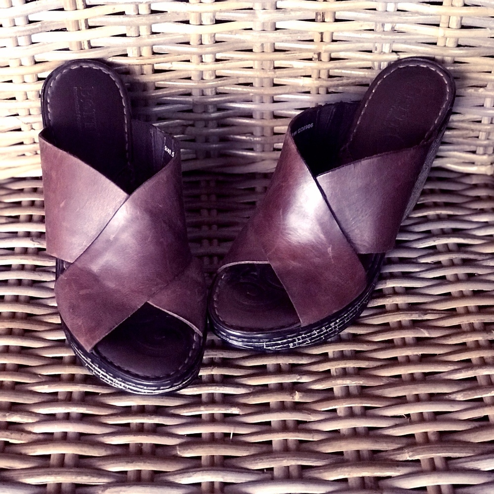 Born brown leather open-toe wedges